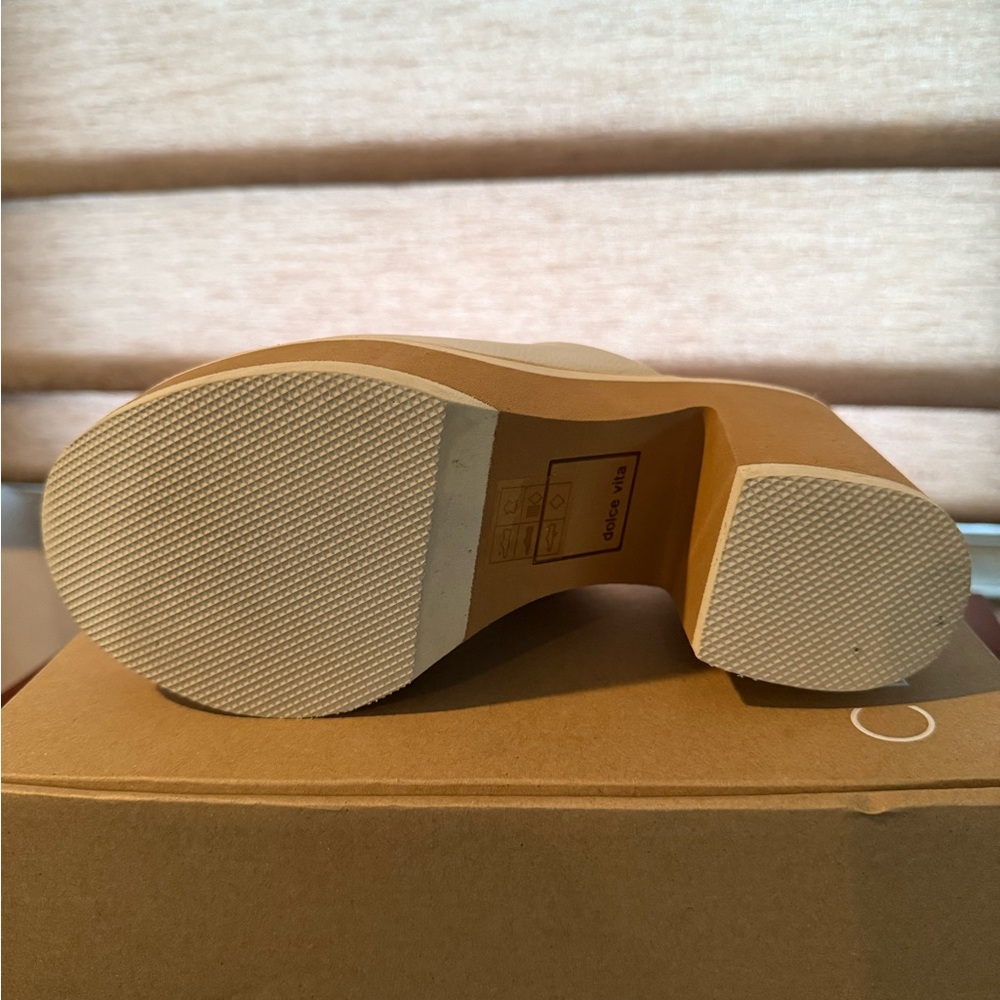 Dolce Vita Clear Ivory Leather Platform Mules - Picture 2 of 2
